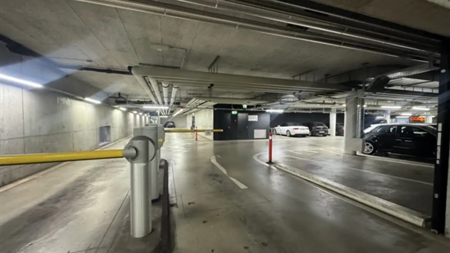 Place de parking extérieure à louer - Chemin De Renens 24, 1004 Lausanne