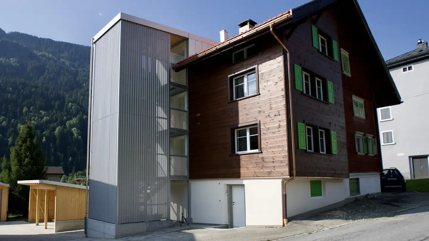 Appartement à louer - Via Gravas 25, 7166 Trun - Photo 2