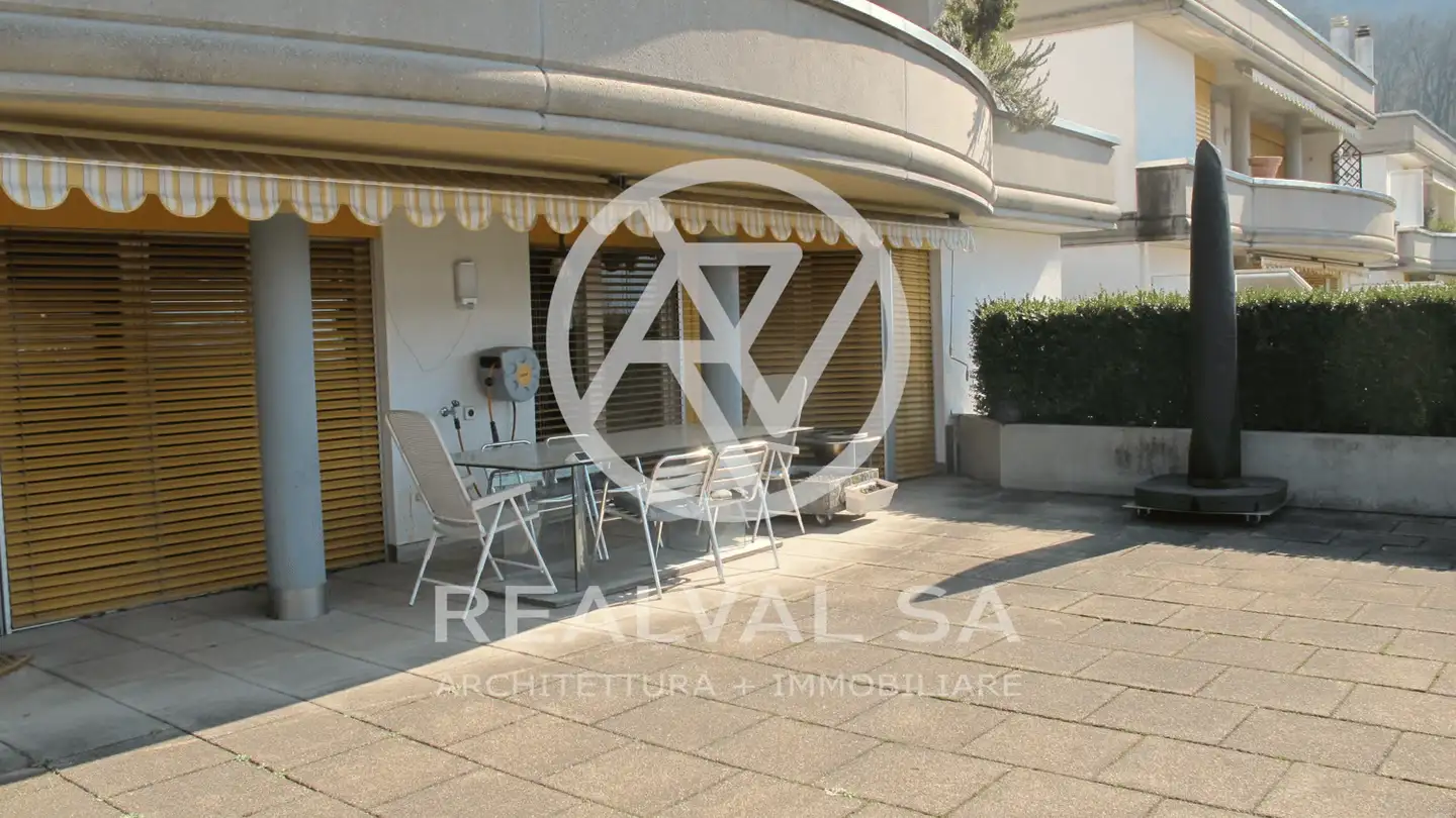 Stepped house for sale - 6916 Grancia