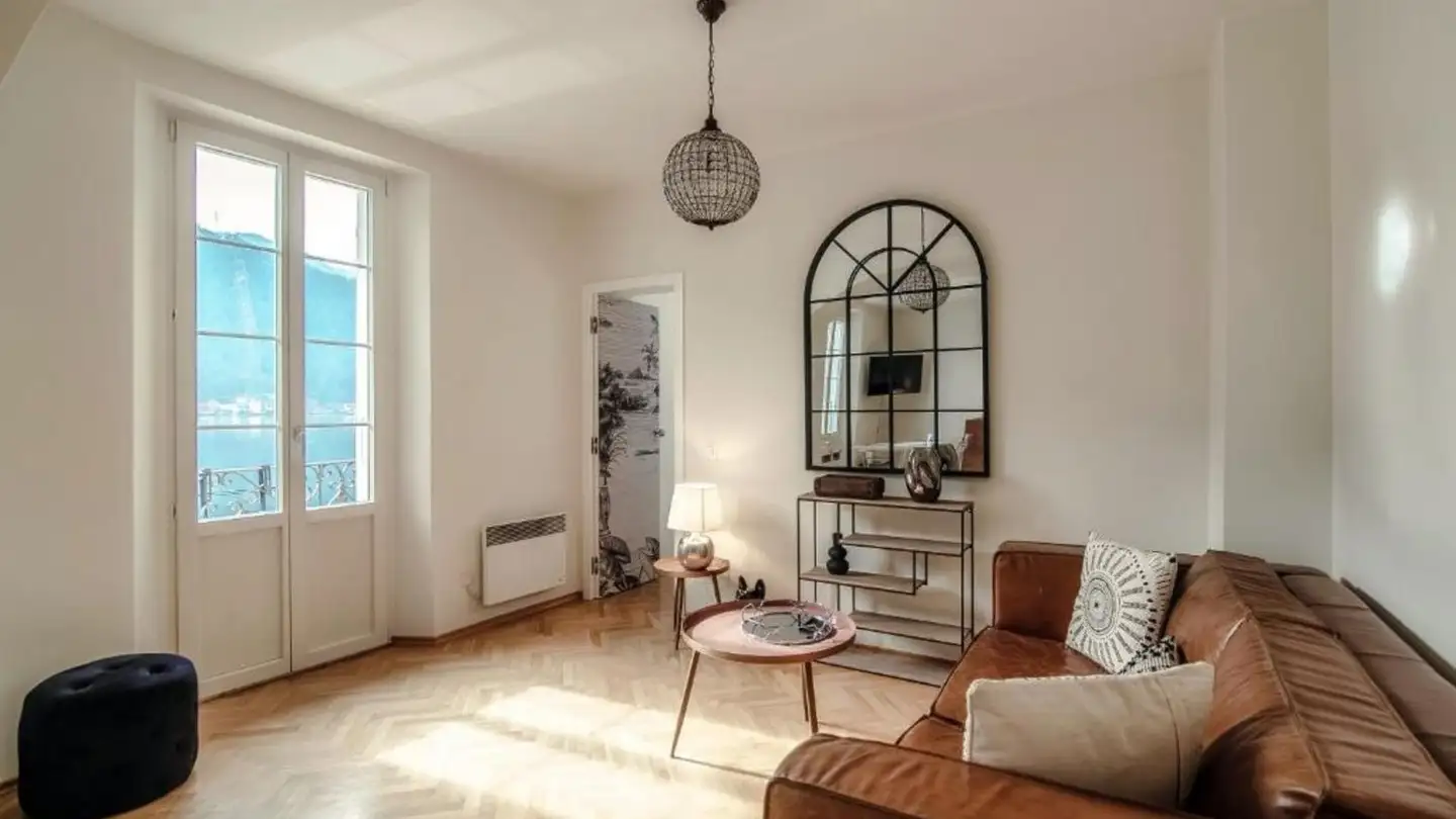 Mixed-use building for sale - 6922 Morcote