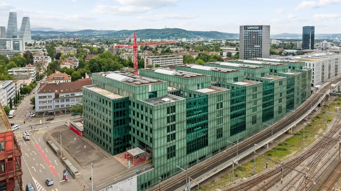 Place de parking extérieure à louer - Peter Merian-Weg, 4052 Basel