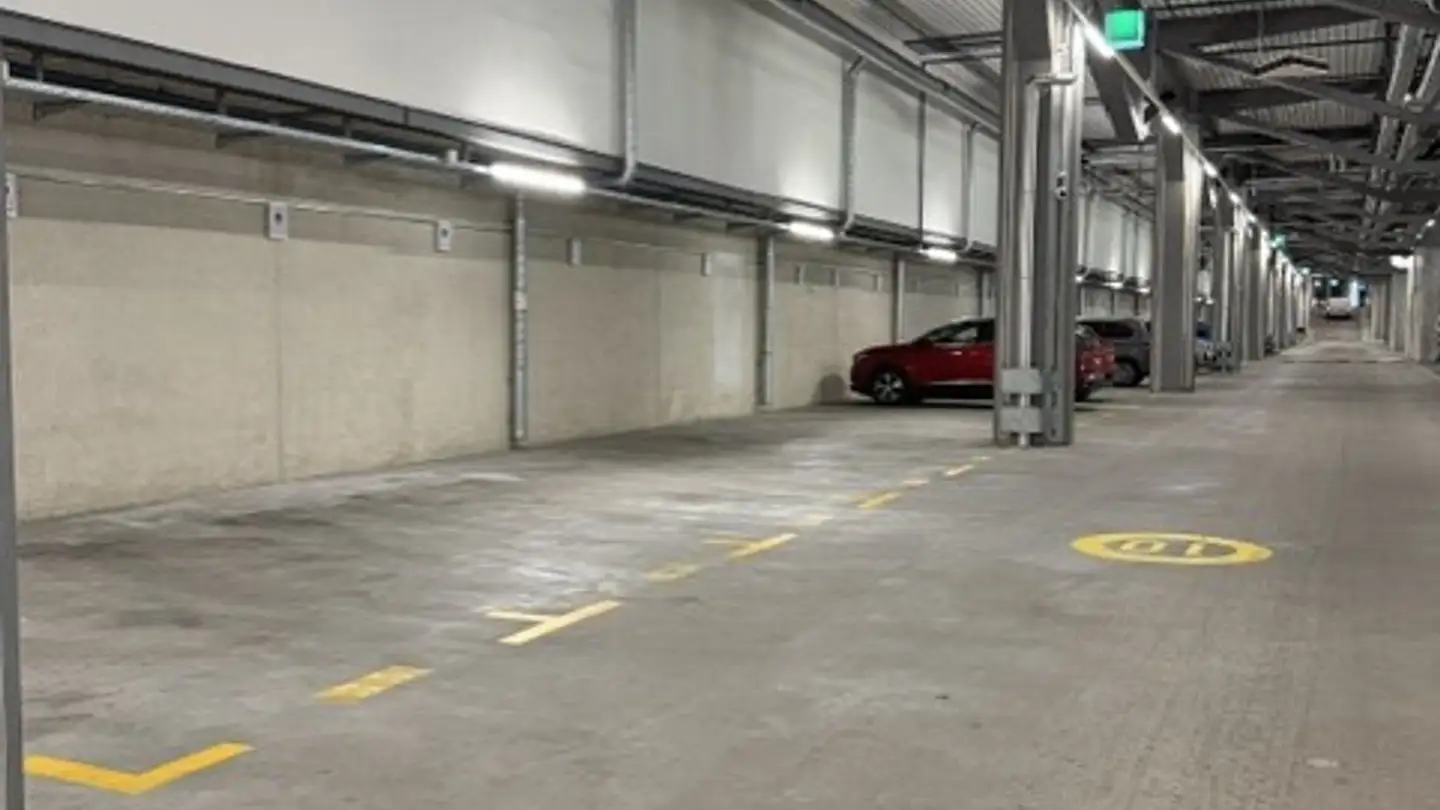 Place de parking extérieure à louer - Peter Merian-Weg, 4052 Basel - Photo 2
