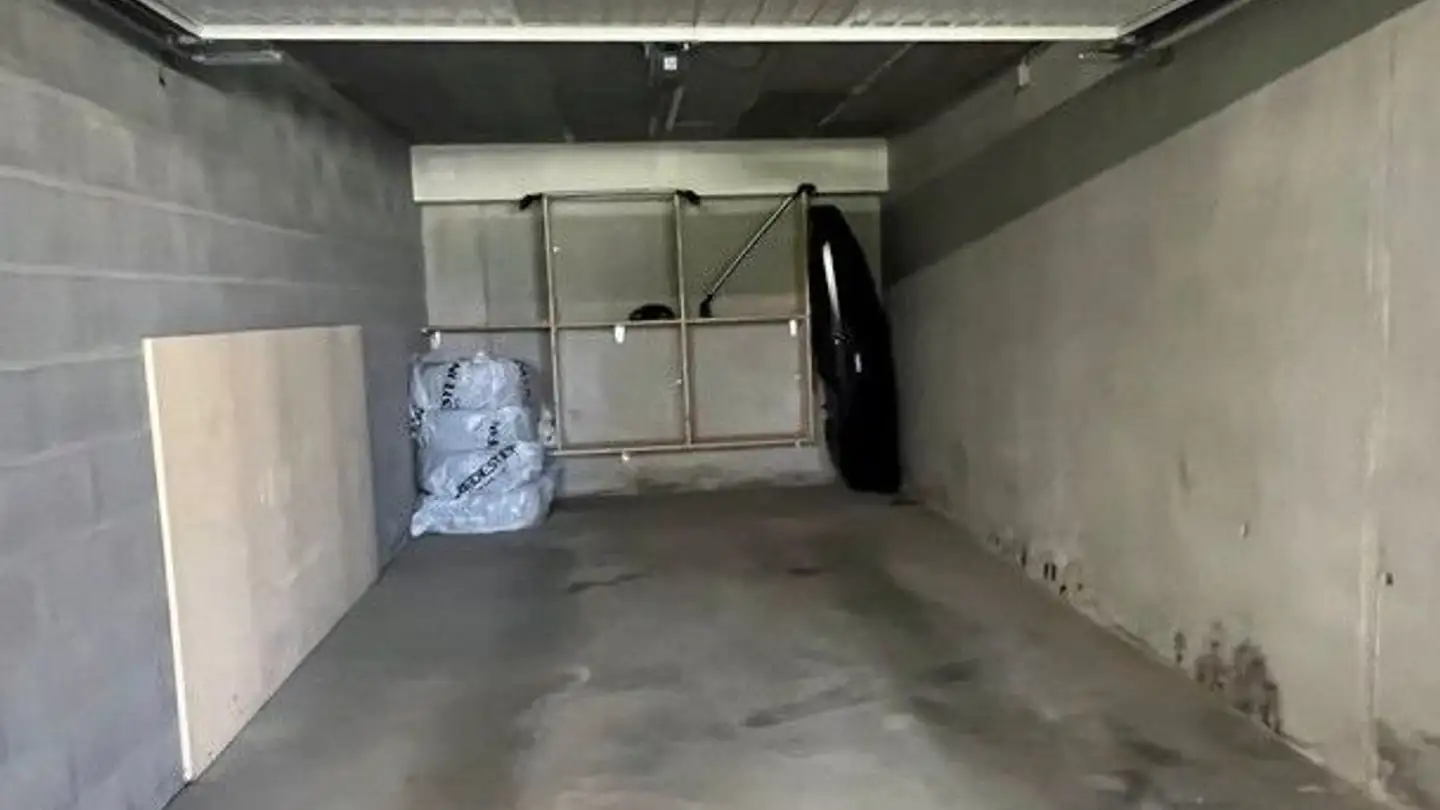 Garage à vendre - Rue Du Village, 1081 Montpreveyres