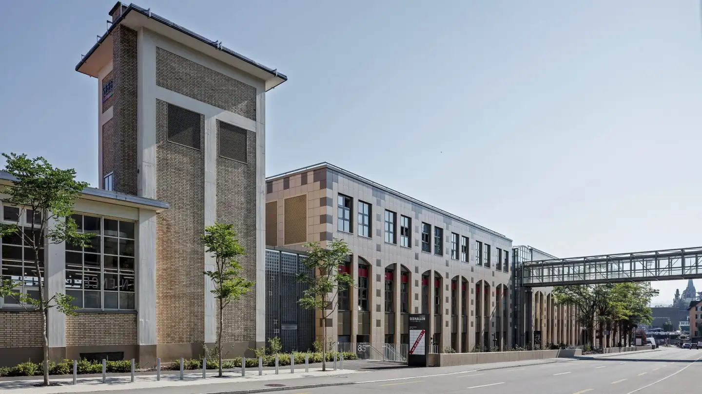 Mixed-use building for rent - Seestrasse 91, 8810 Horgen