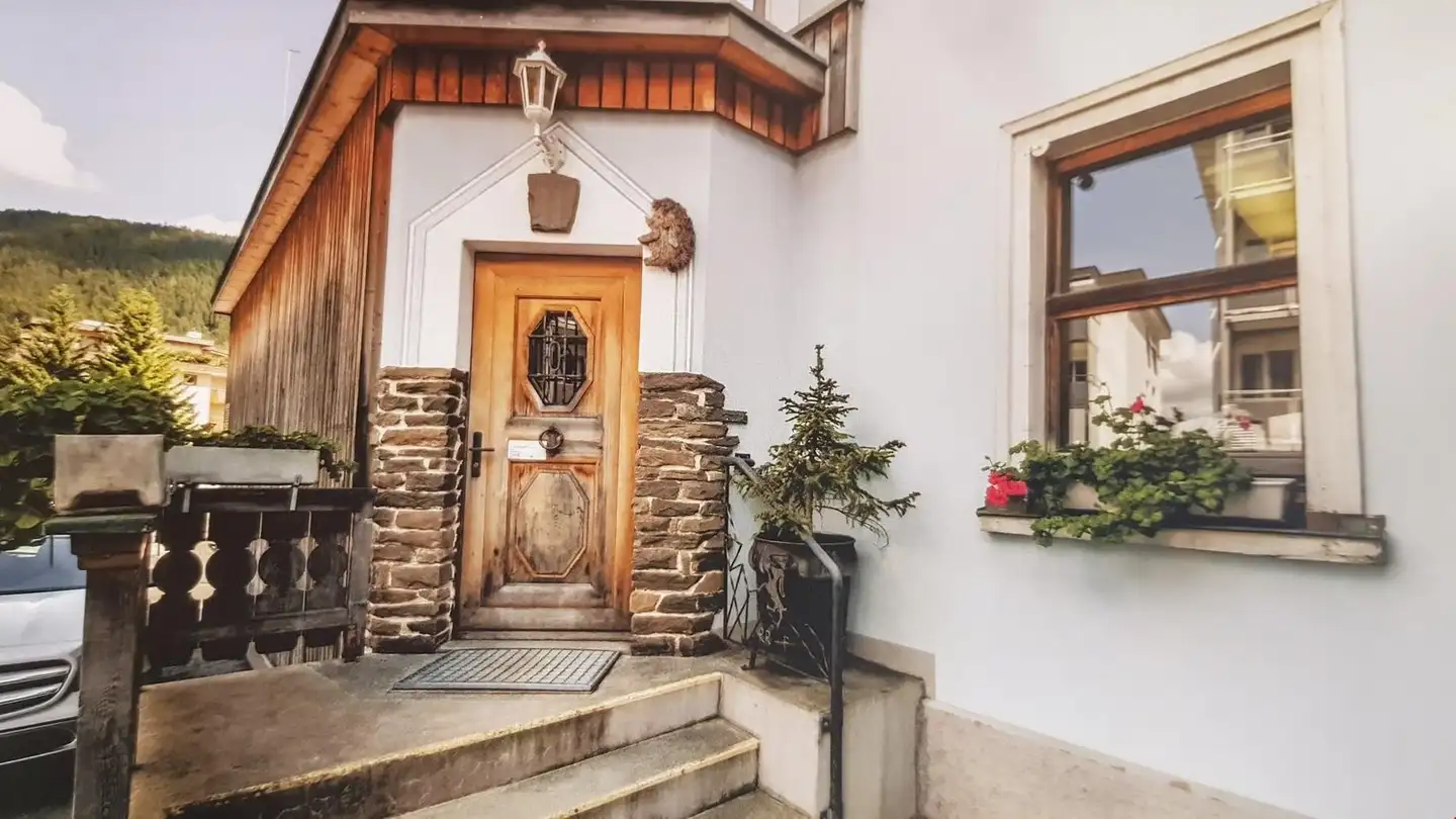 Residential building for sale - Dischmastrasse 6, 7260 Davos Dorf