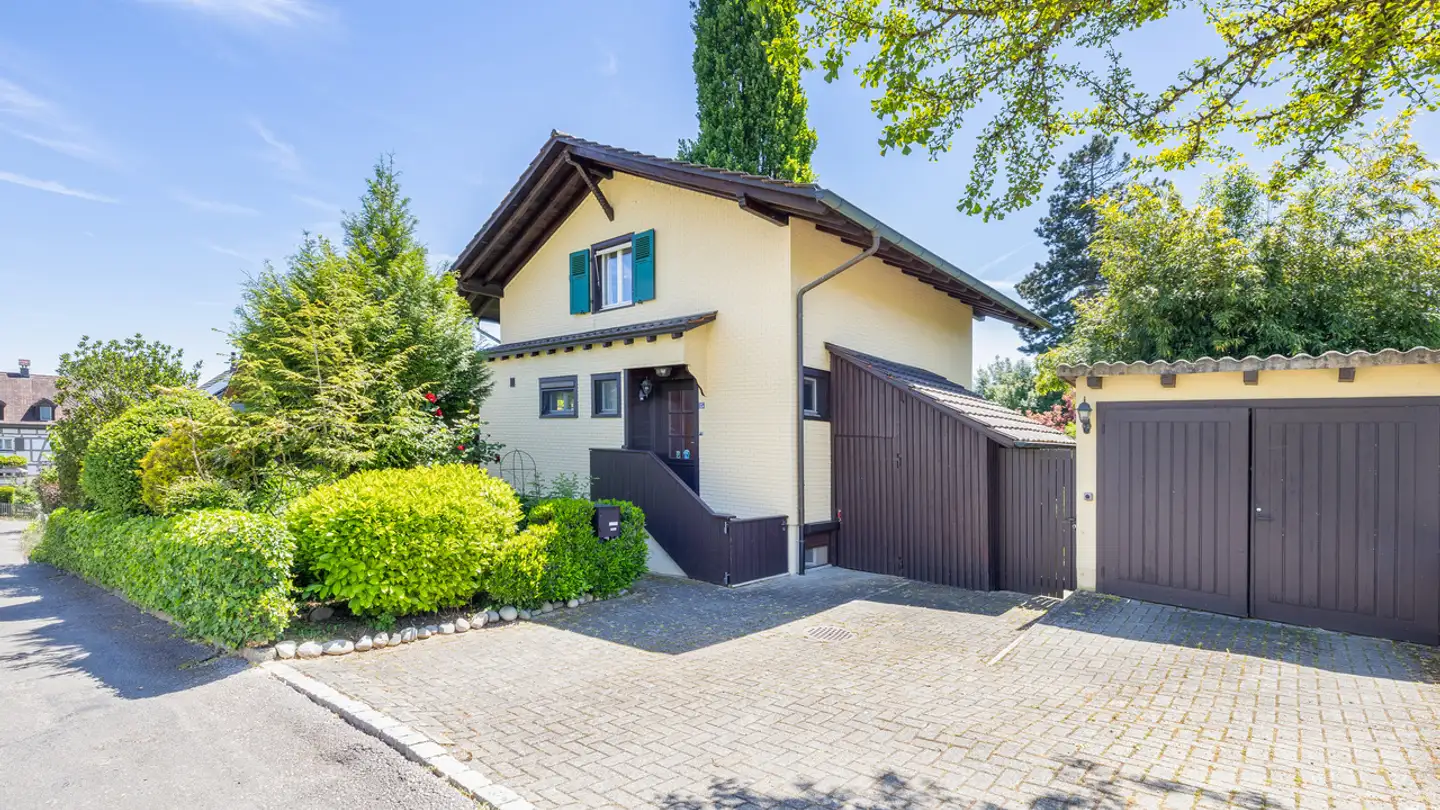 Chalet for sale - Neuwilerstrasse 15, 4104 Oberwil BL - Photo 2