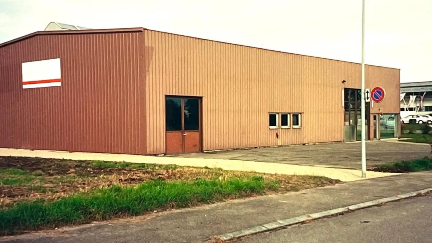 Gewerbe mieten - Maiacherstrasse 25, 8604 Volketswil