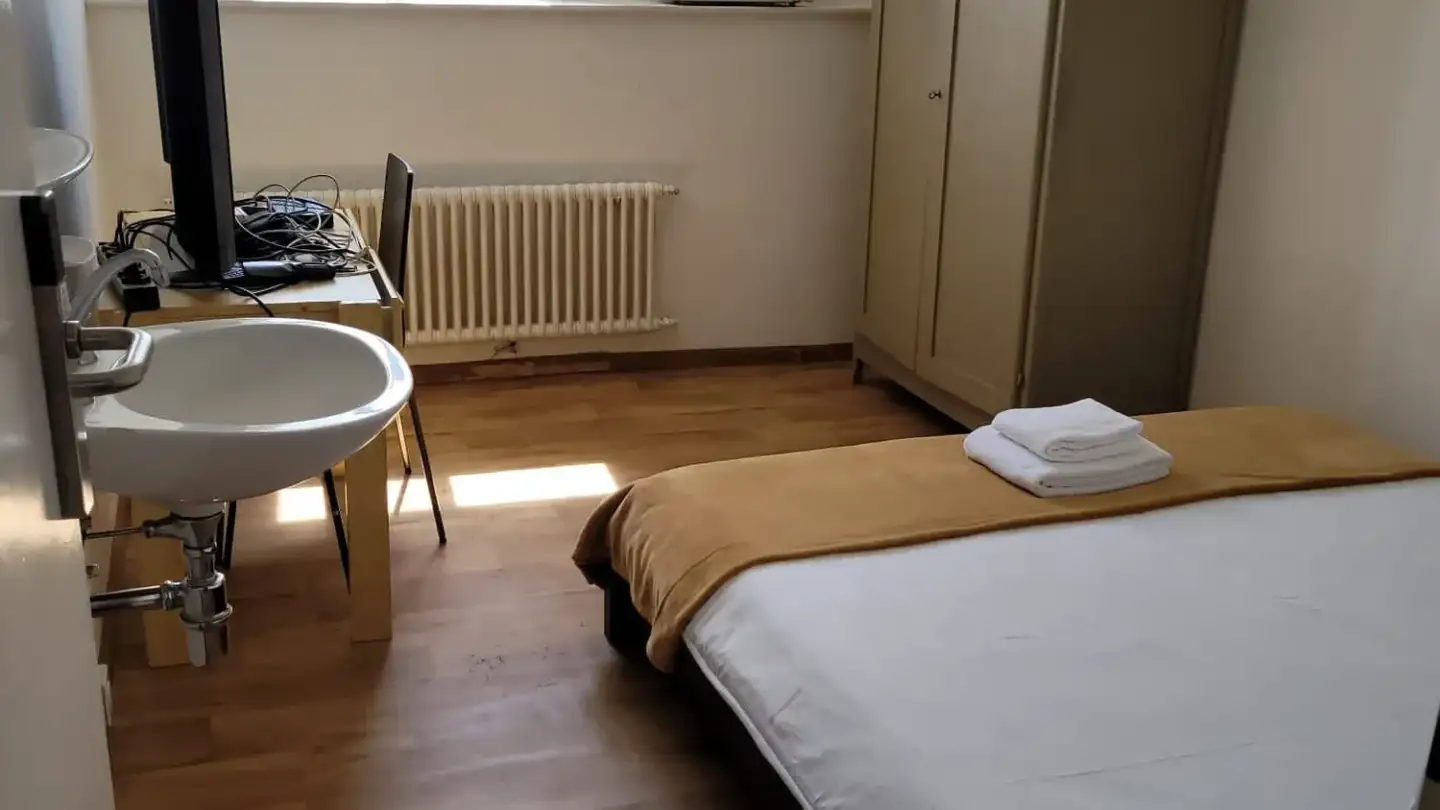 Single room for rent - Rue Du Château 11, 1266 Duillier