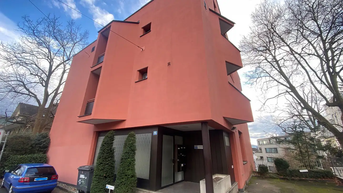 Place de parking extérieure à louer - Kraftstrasse 25, 8044 Zürich