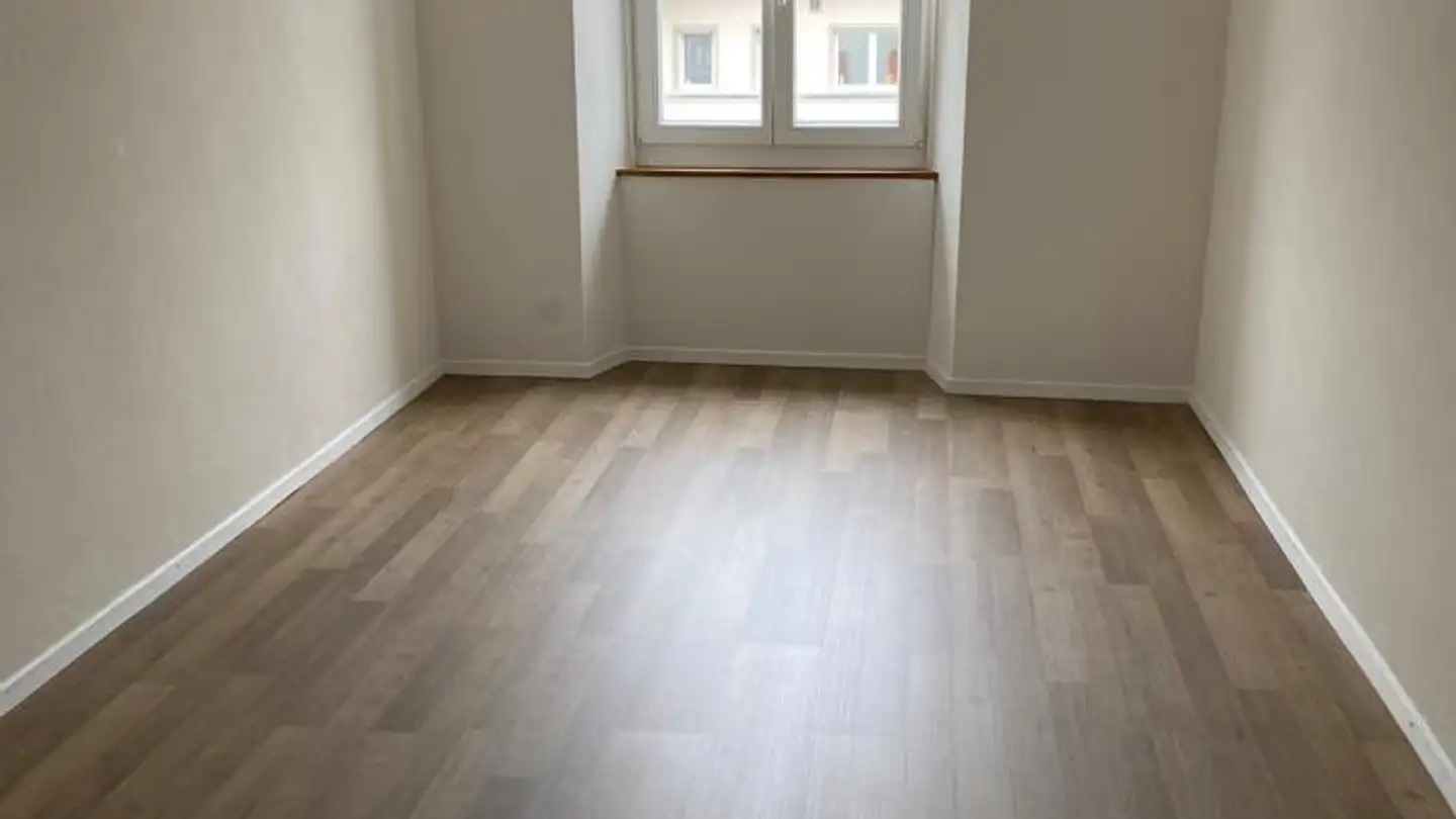 Wohnung mieten - Place du Seize-Mars 8, 2610 St-Imier - Foto 4