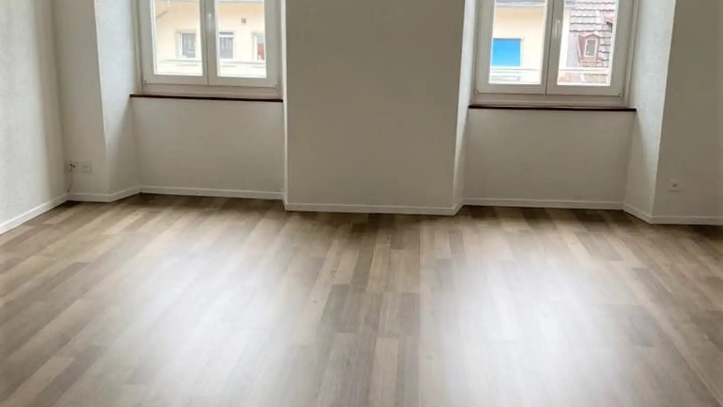 Wohnung mieten - Place du Seize-Mars 8, 2610 St-Imier - Foto 2