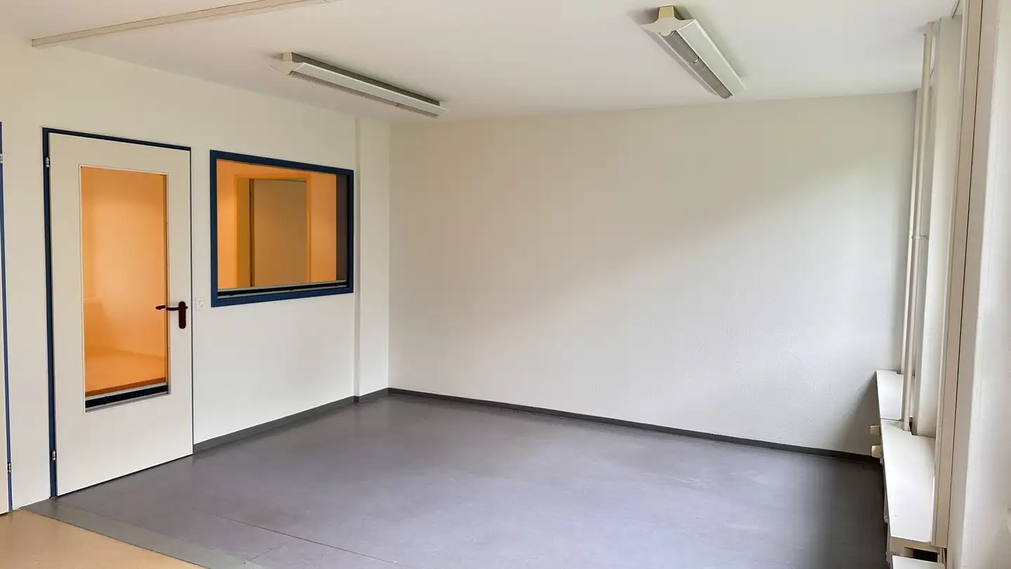 Commercial à louer - Geissacher 8, 8126 Zumikon - Photo 2