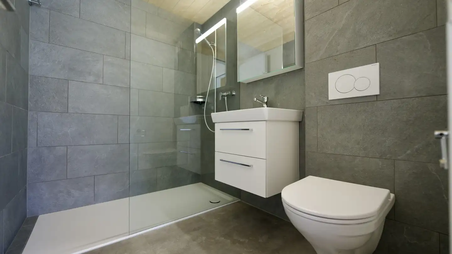 Appartement à louer - Via Gravas 25, 7166 Trun - Photo 3