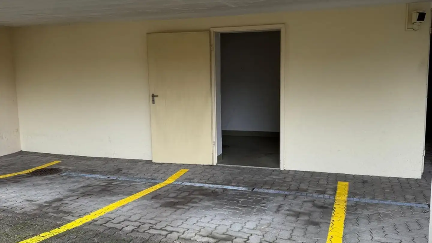 Parcheggio esterno in affitto - Ligusterstrasse 11, 8057 Zürich