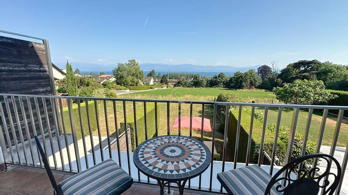 Single house for sale - 1185 Mont-sur-Rolle