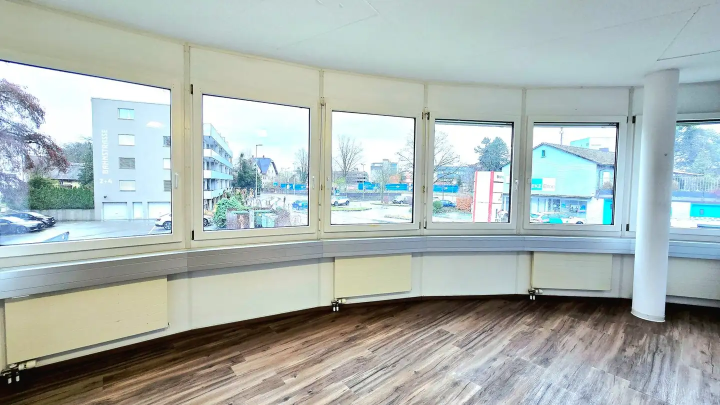 Commercial à louer - Bahnstrasse 8, 8603 Schwerzenbach - Photo 4