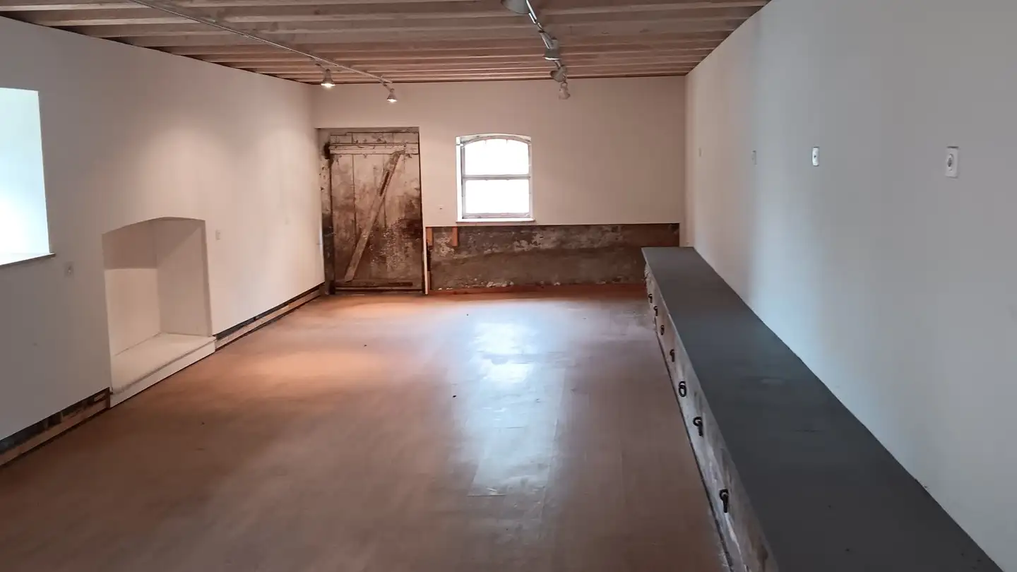 Commercial à louer - 8544 Attikon