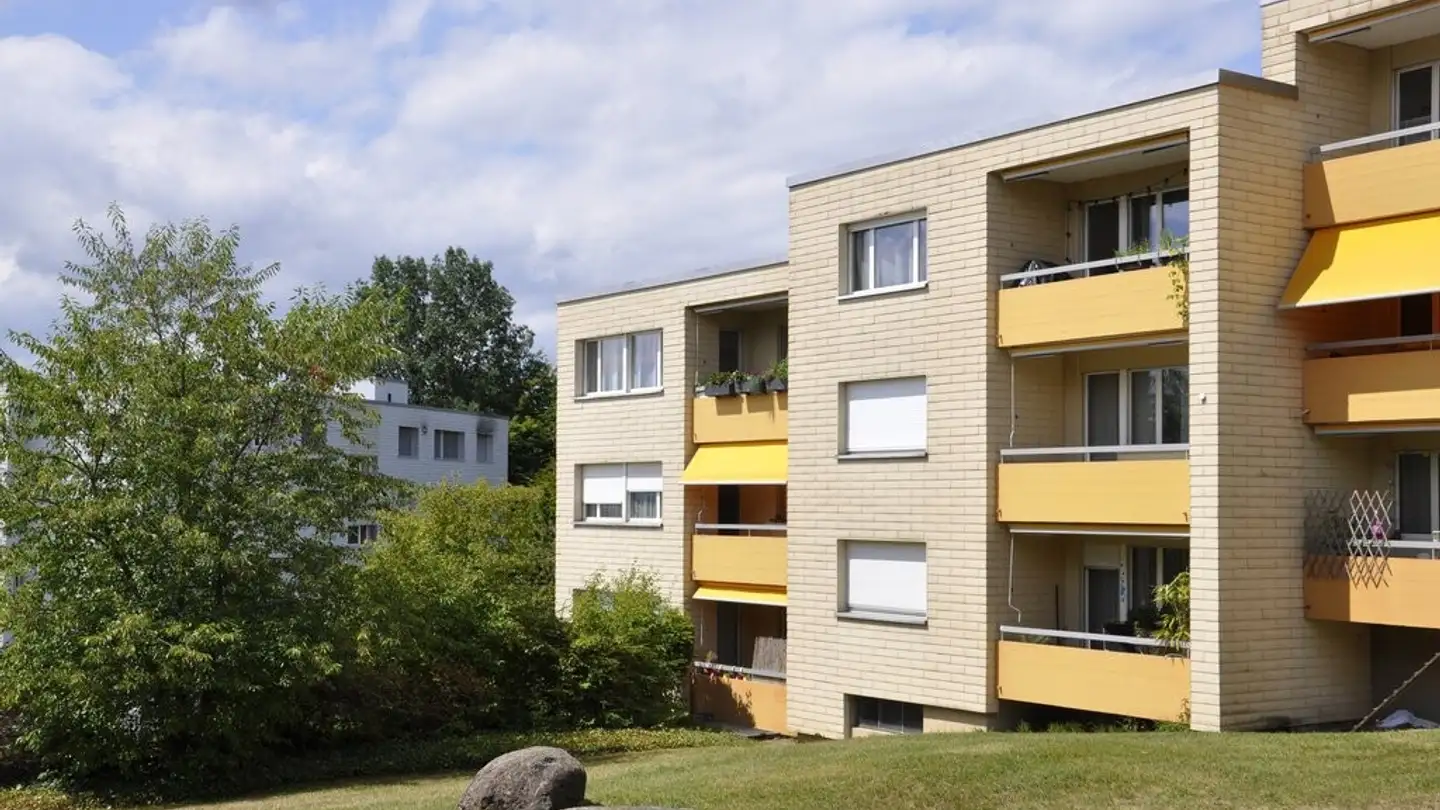 Überdachter Parkplatz mieten - Pfaffbergstrasse 6, 8330 Pfäffikon ZH