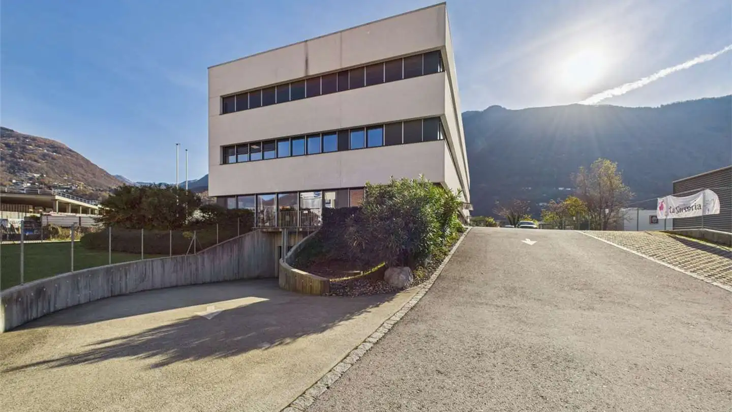 Shop for sale - 6512 Giubiasco