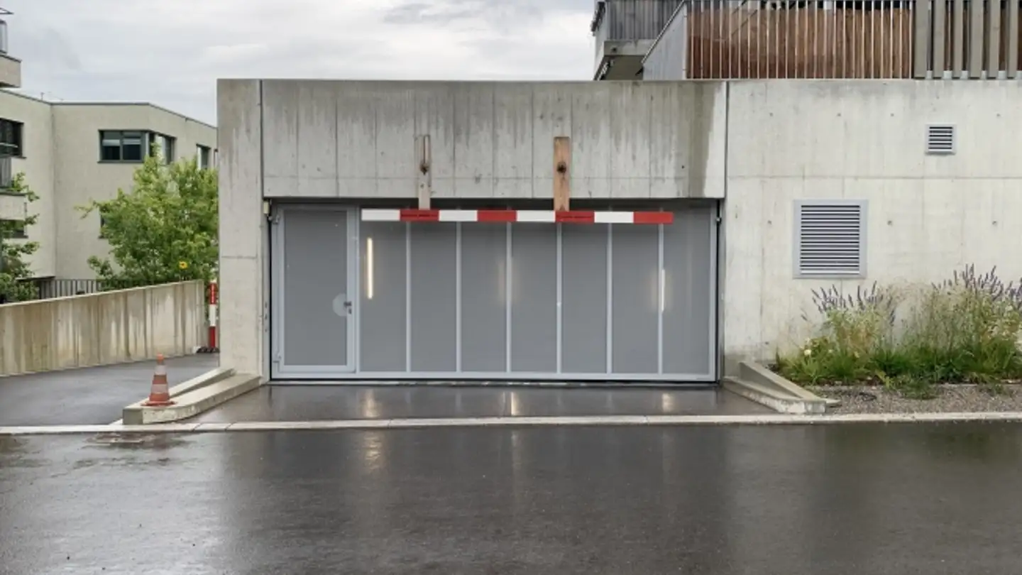 Place de parking souterraine à louer - Leuengasse, 8142 Uitikon Waldegg
