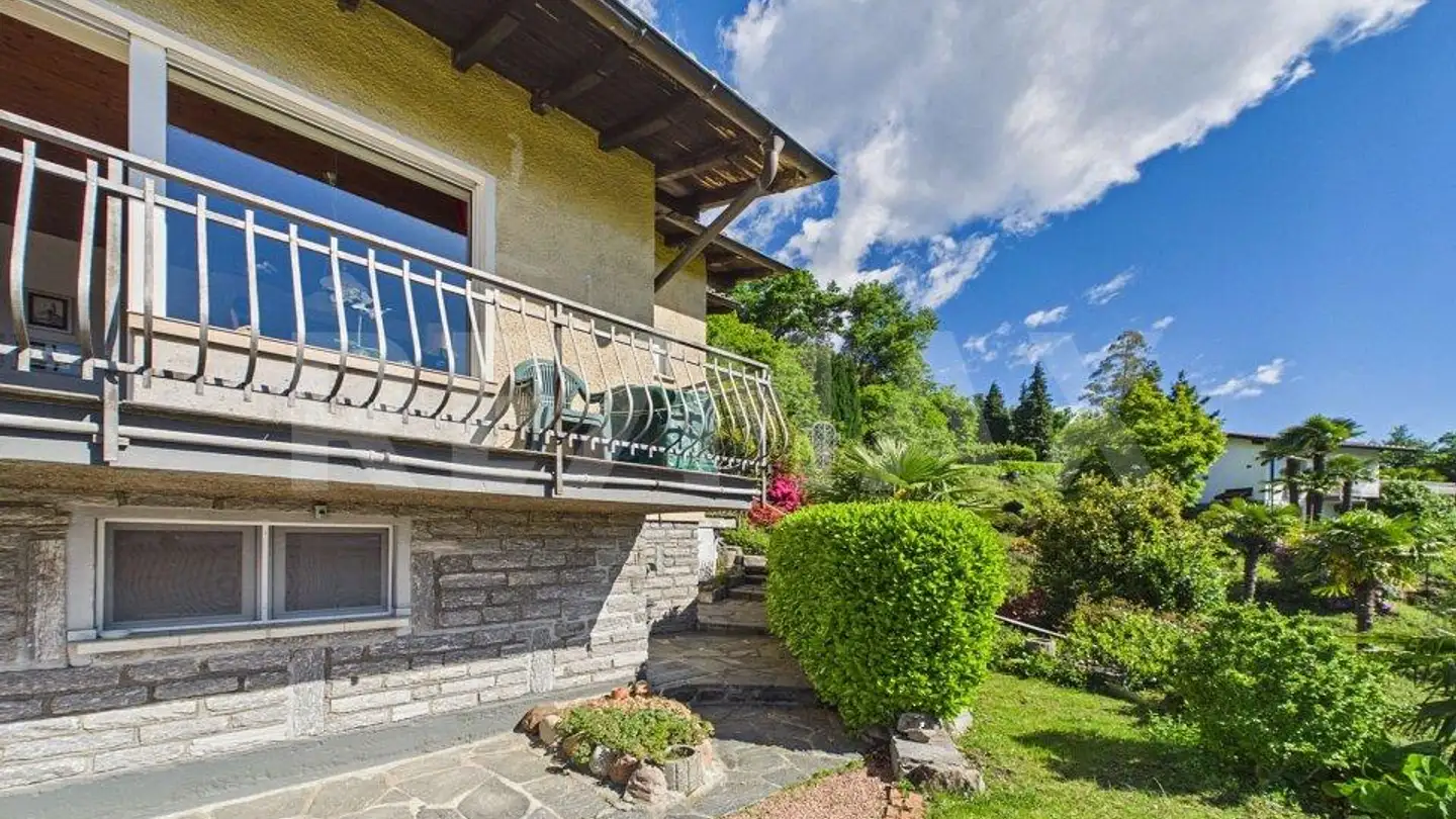 Single house for sale - 6914 Carona