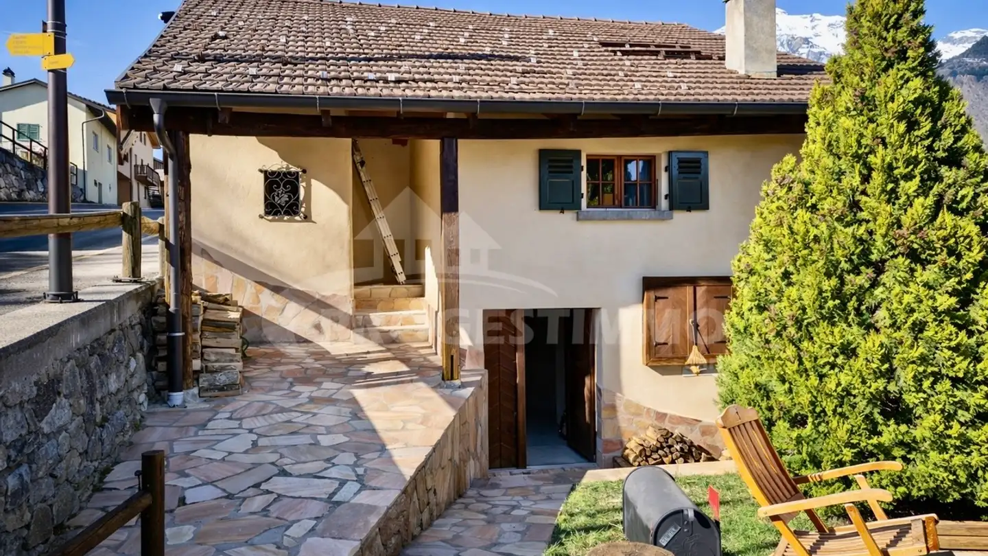 Cave house for sale - 1907 Saxon