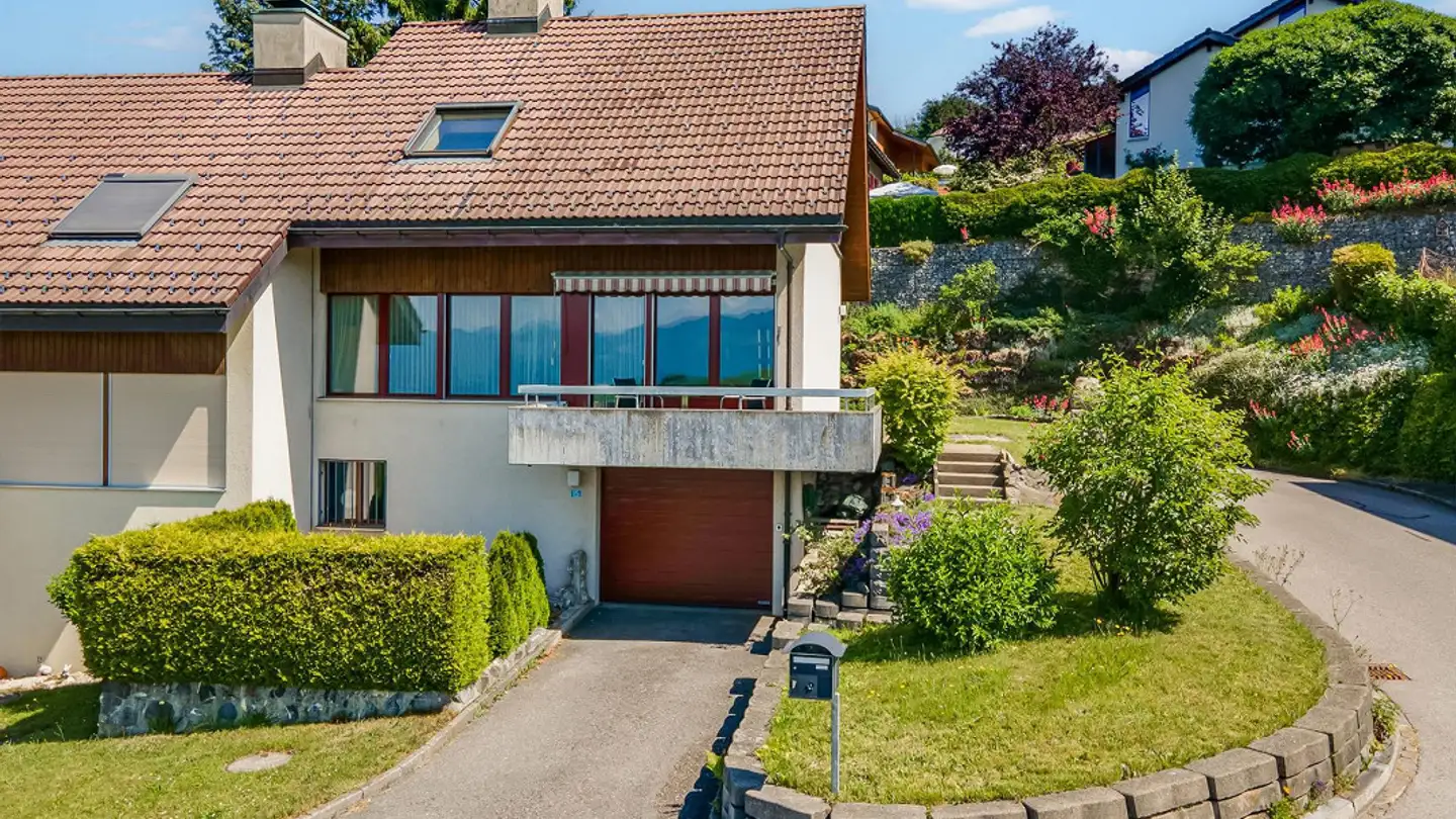 Semi-detached house for sale - Ottenhofenstrasse, 8738 Uetliburg SG