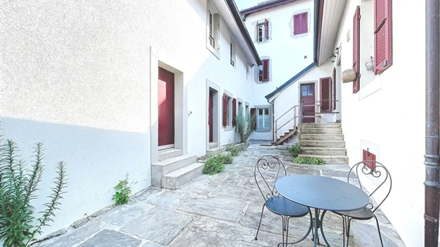 Apartment for rent - 1166 Perroy