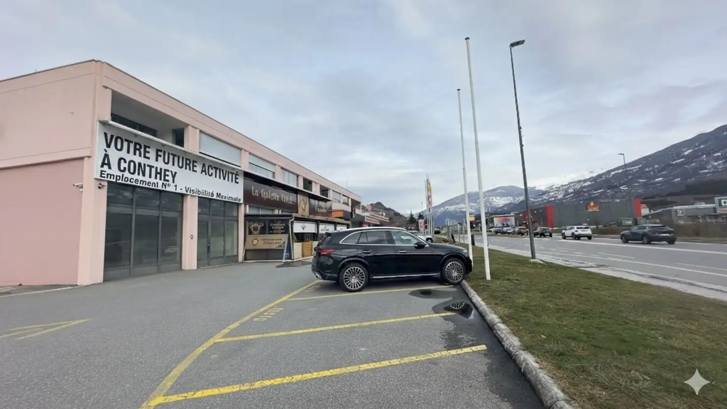 Arcade for rent - Avenue De La Gare 37, 1964 Conthey - Photo 2