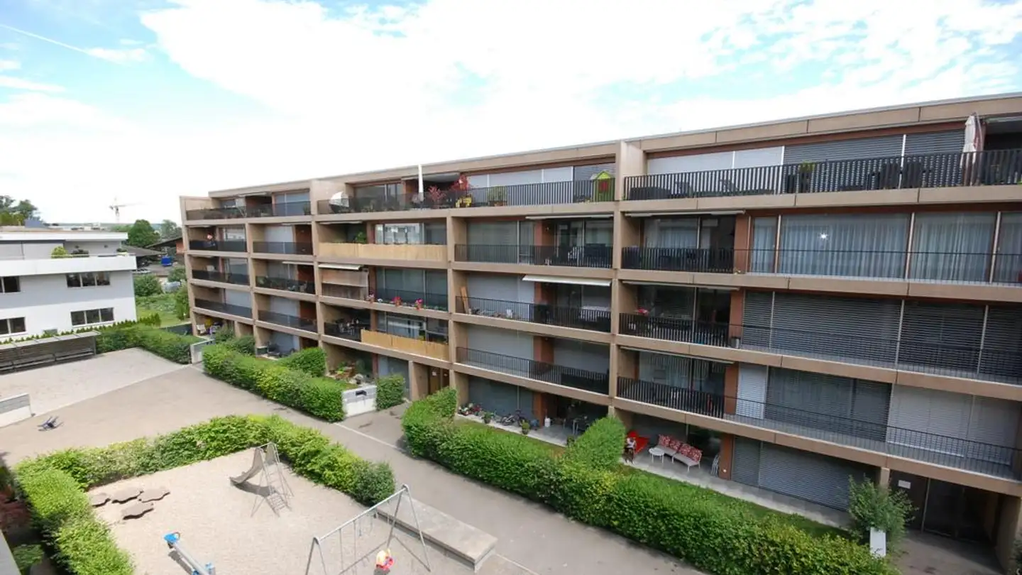 Tiefgaragenstellplatz mieten - Unterdorfwäg 2, 8117 Fällanden