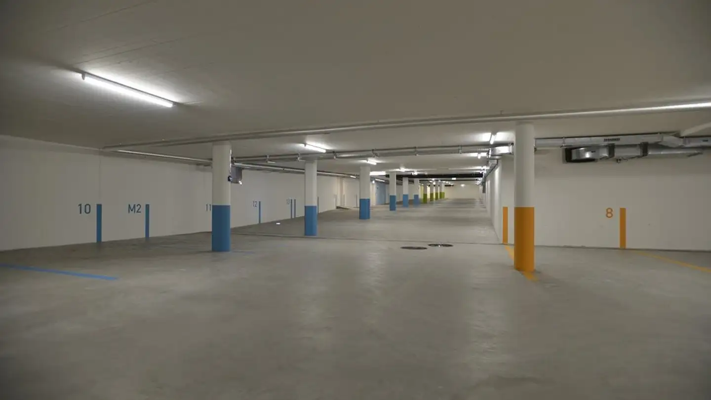 Indoor motorbike parking space for rent - Döltschiweg 21, 8055 Zürich