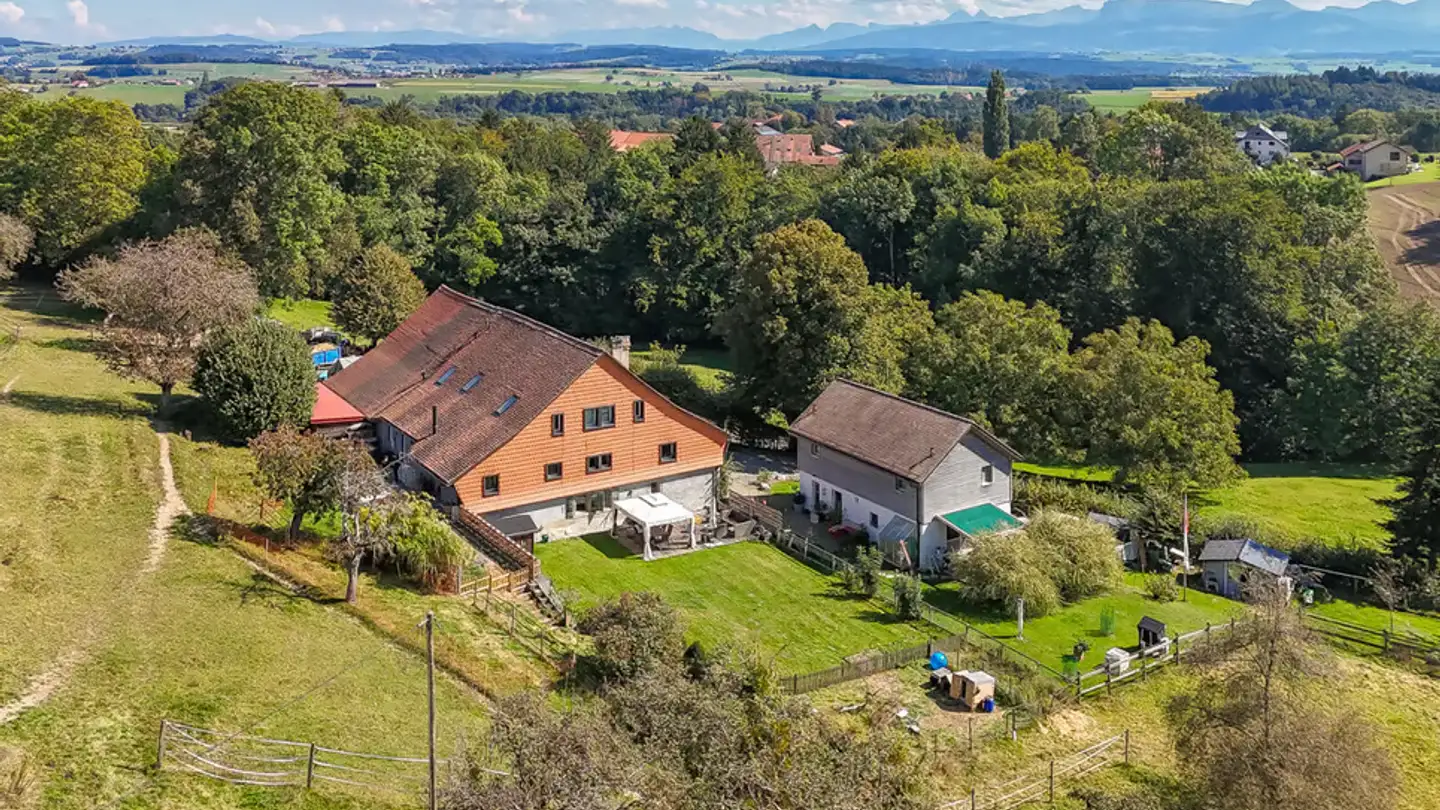 Residential building for sale - 1088 Ropraz