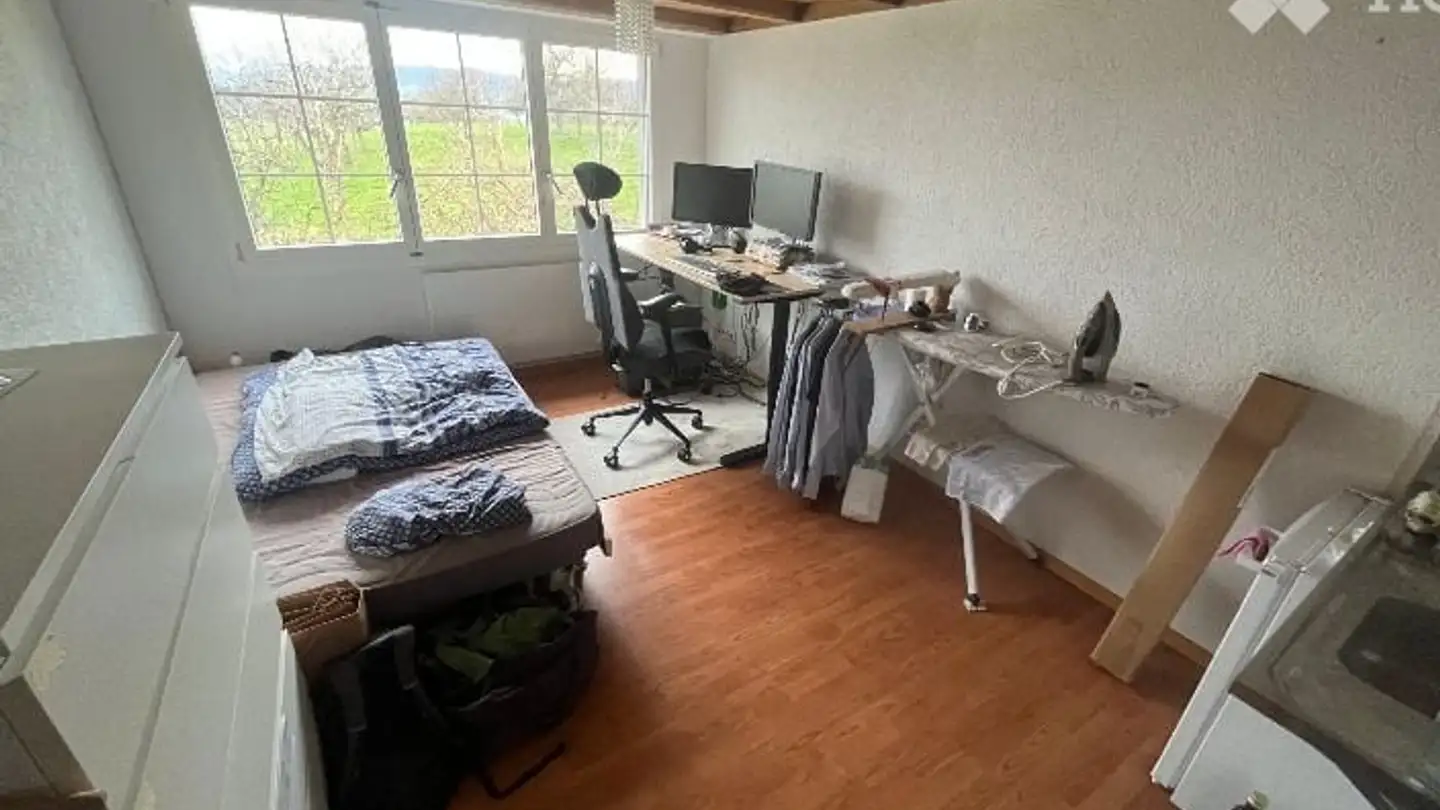 Single room for rent - 8816 Hirzel