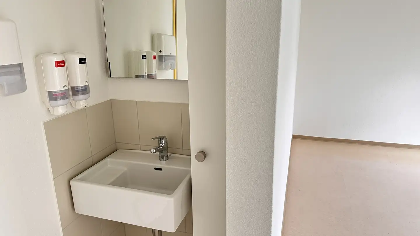 Commercial for rent - Geissacher 8, 8126 Zumikon - Photo 2