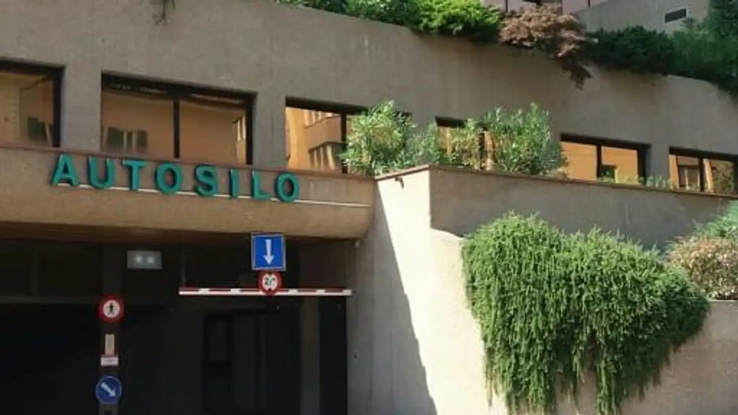 Tiefgaragenstellplatz mieten - Via Cantonale 19, 6900 Lugano