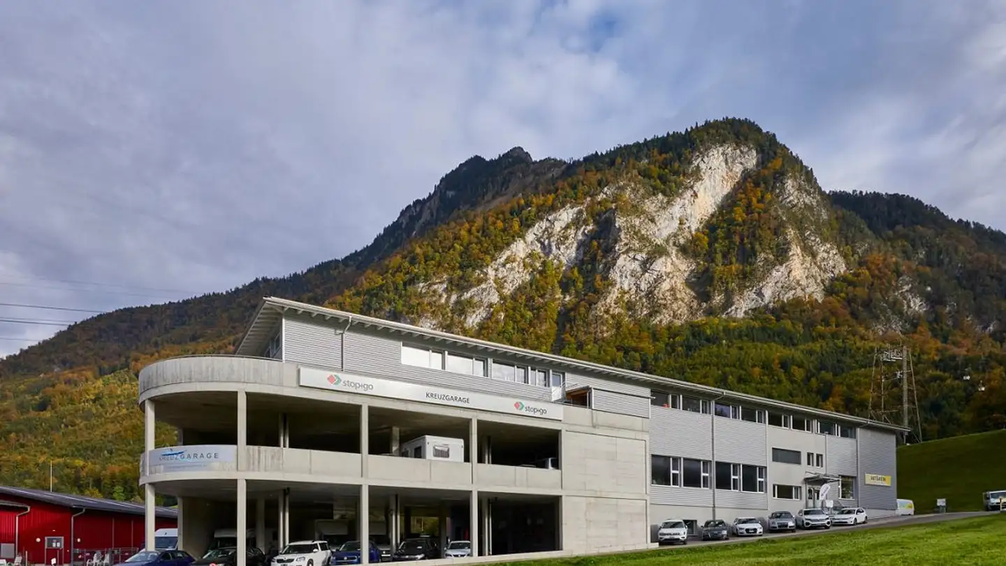 Place de parking souterraine à louer - Juch 2, 6372 Ennetmoos