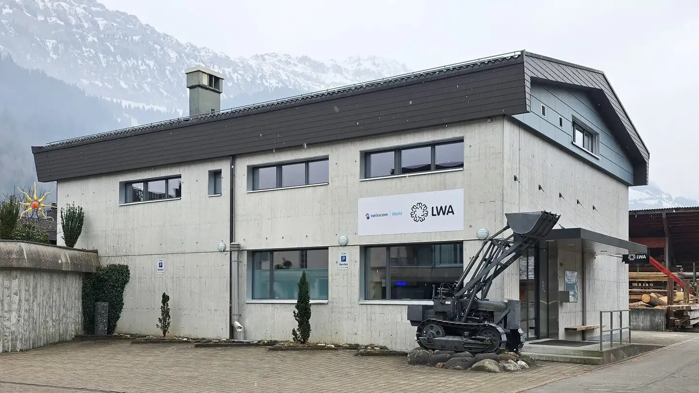 Grand magasin à louer - Tellenfeldstrasse 5, 3714 Frutigen