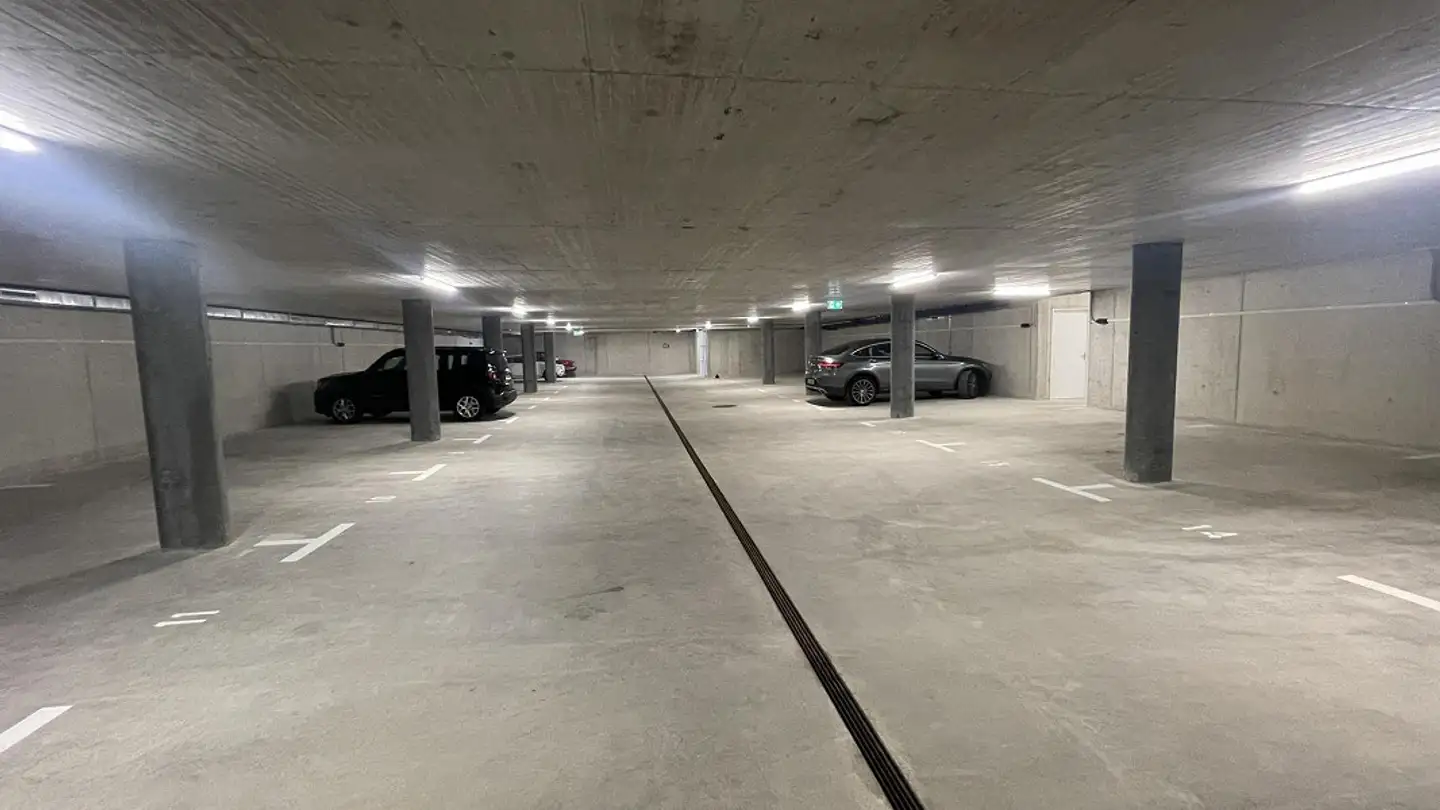 Place de parking souterraine à louer - Alte Winterthurerstrasse 210, 8309 Nürensdorf
