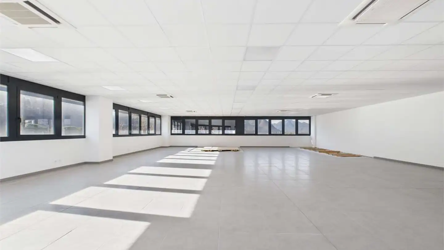 Shop for sale - 6512 Giubiasco