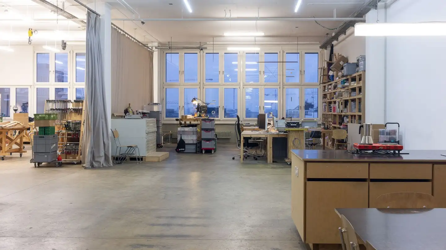 Office space for rent - Aargauerstrasse 250, 8048 Zürich