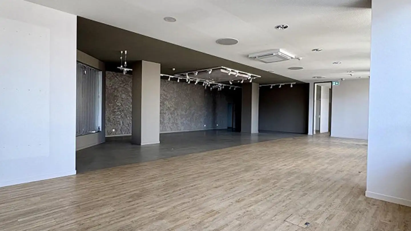Commercial for rent - Thurgauerstrasse 113, 8152 Glattpark (Opfikon)
