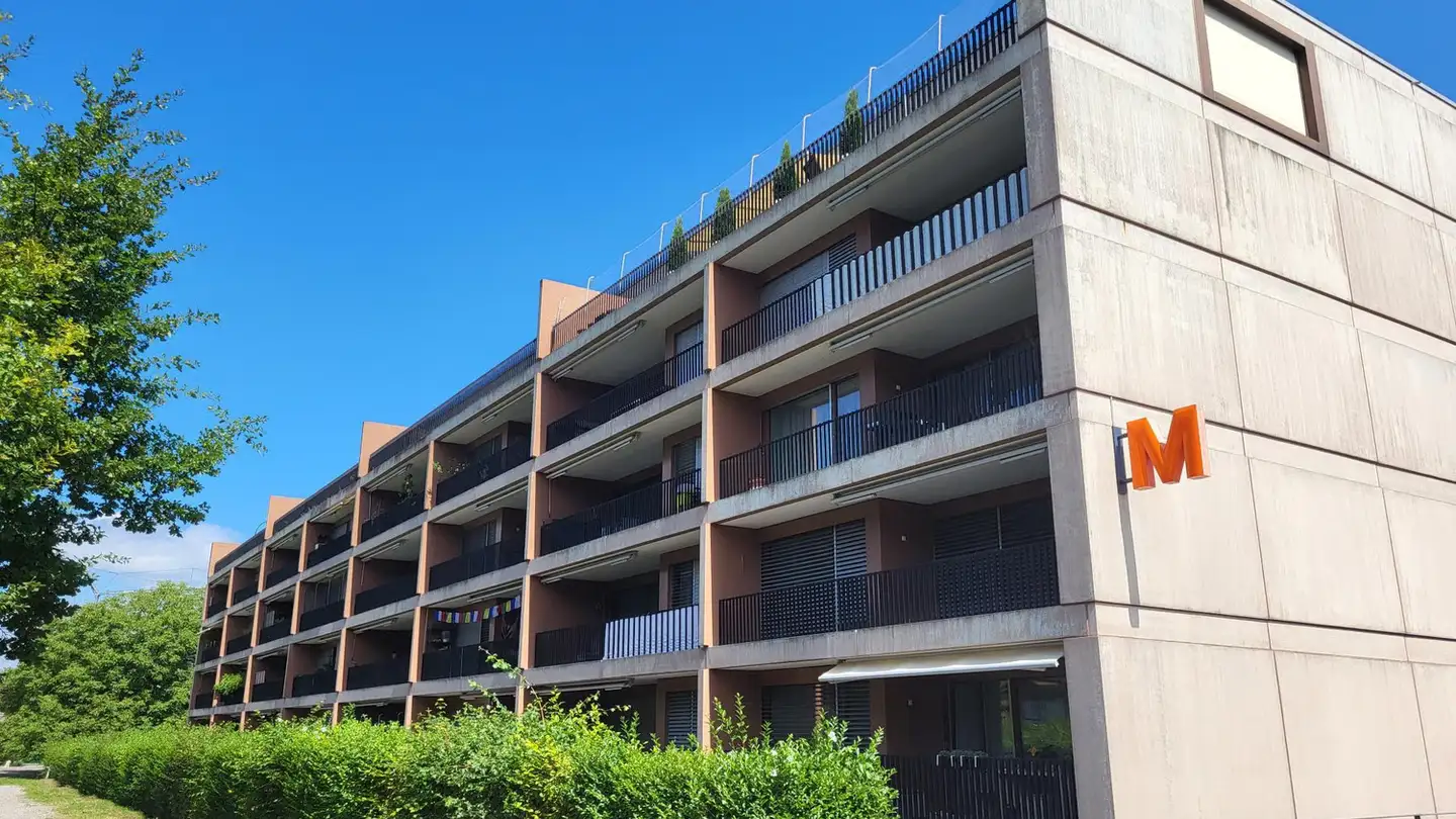 Tiefgaragenstellplatz mieten - Unterdorfwäg 2, 8117 Fällanden