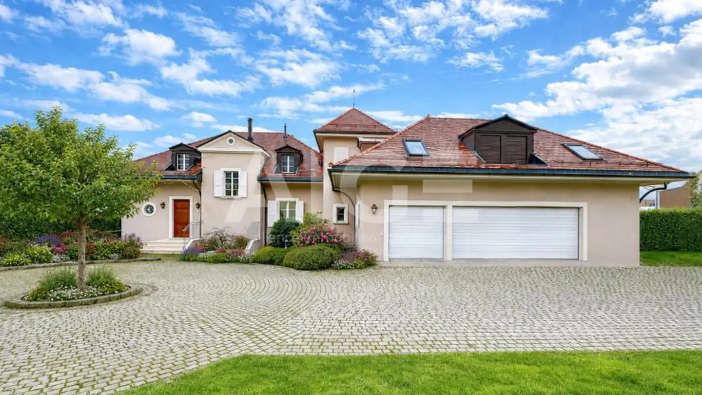 Single house for sale - 1185 Mont-sur-Rolle