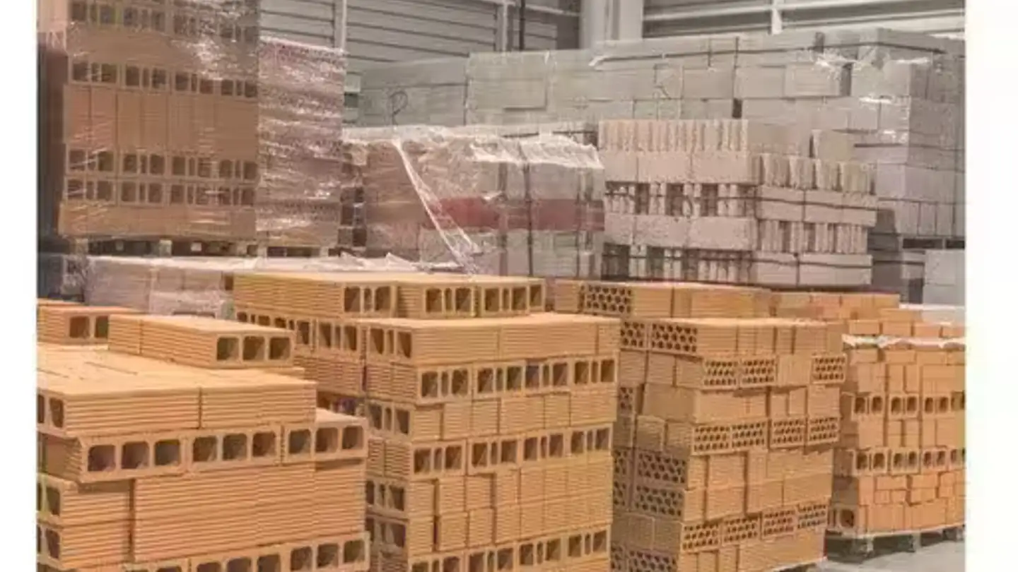 Mixed-use building for rent - Rivera, 6802 Rivera