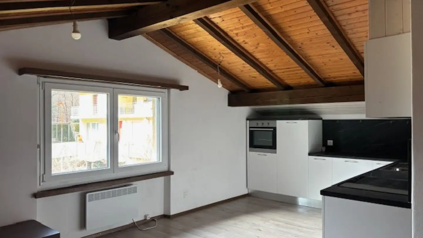 Attique à louer - 6557 Cama