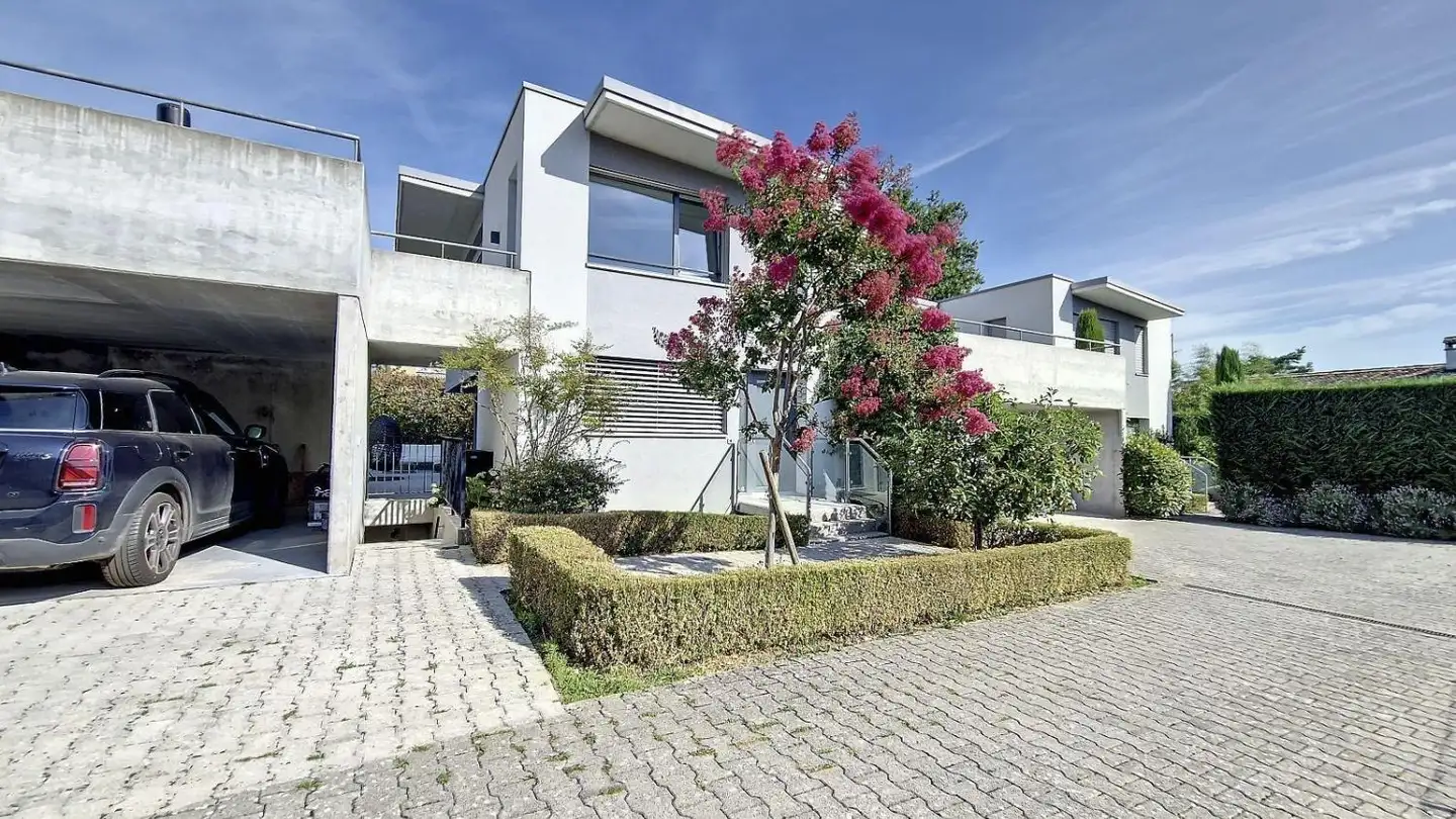 Single house for rent - 1293 Bellevue