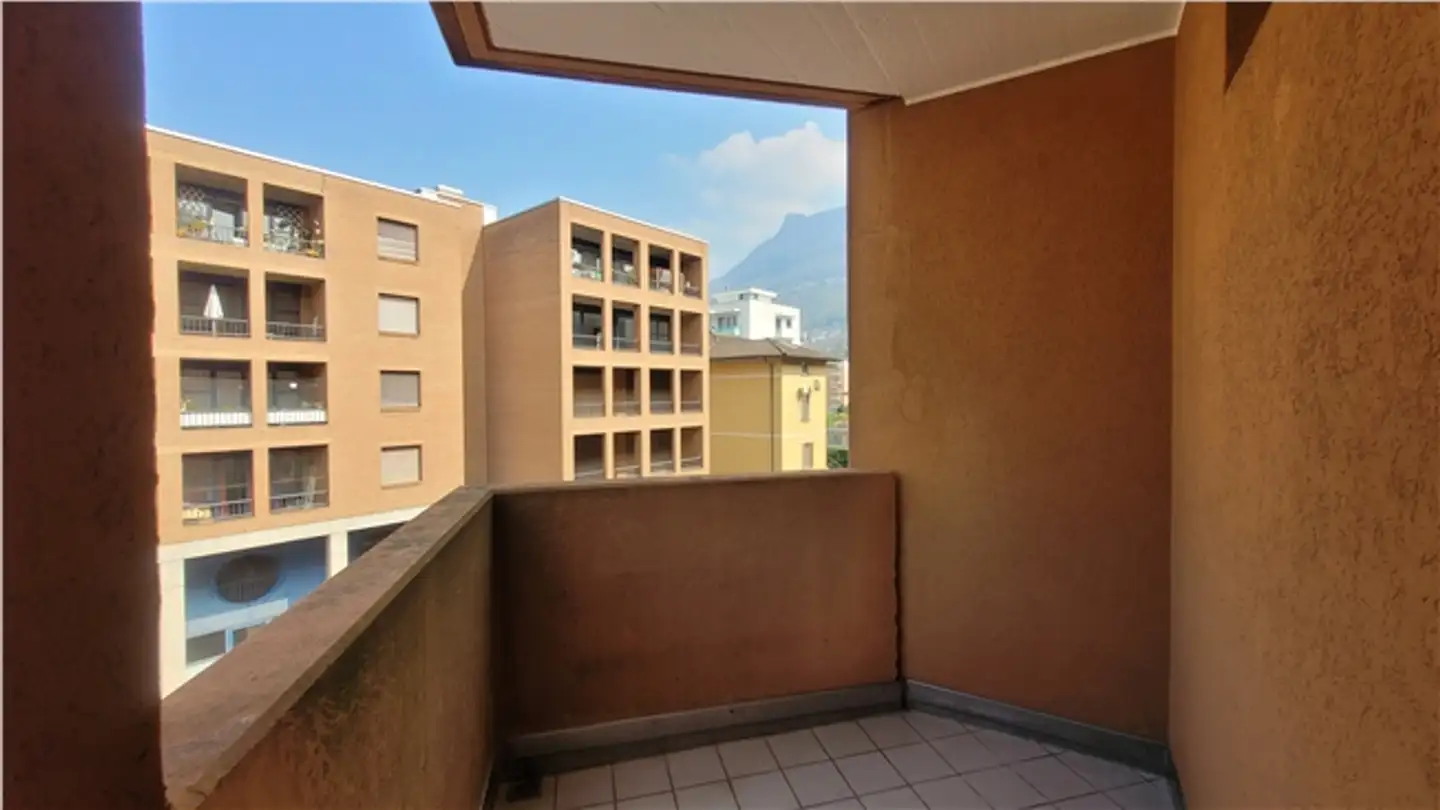 Appartement à louer - Via La Santa 9, 6962 Viganello