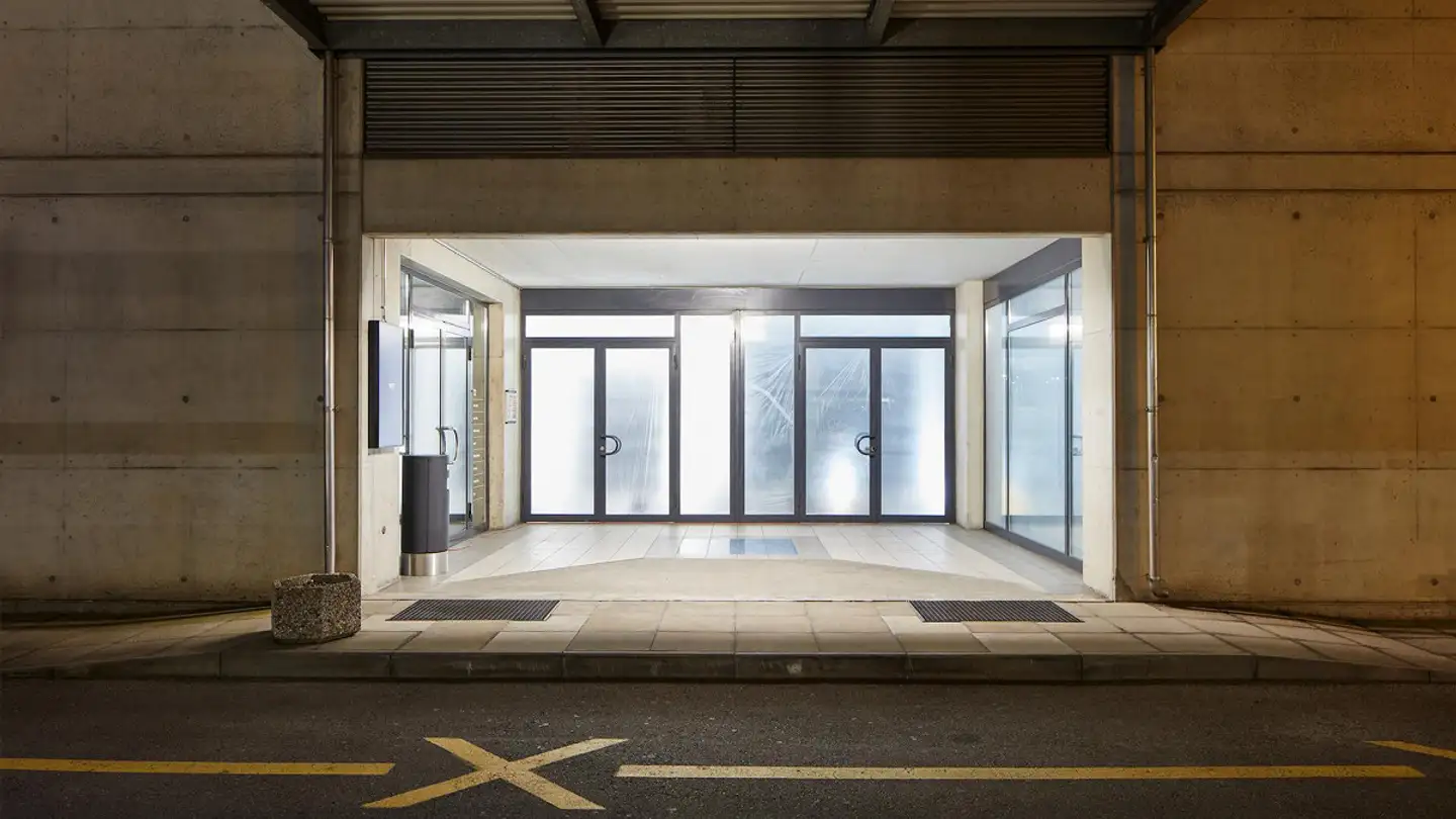 Office space for rent - Via Cantonale 2a, 6928 Manno