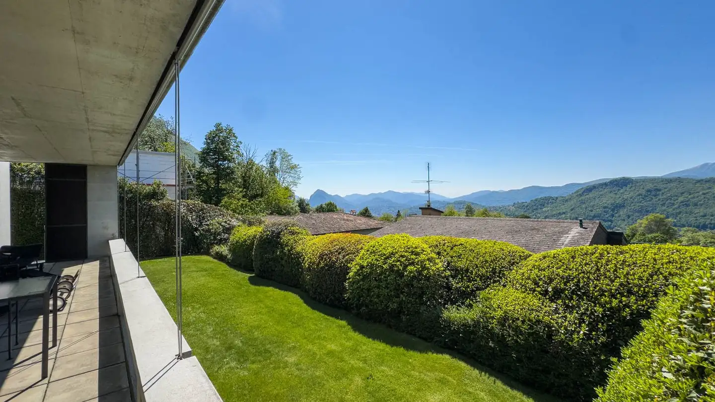 Row house for sale - 6966 Villa Luganese