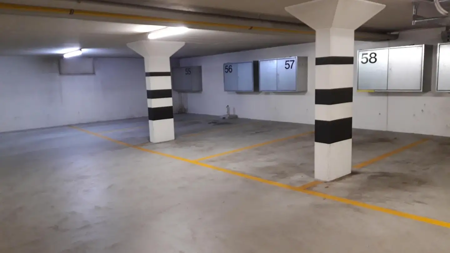 Place de parking extérieure à louer - Ergolzstrasse 84, 4414 Füllinsdorf